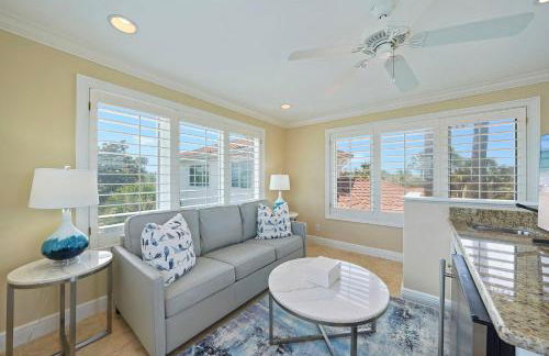 Tropical Dreams by the Sea - Vacation Home with Private Pool & Close Proximity to Beach - Foto 39