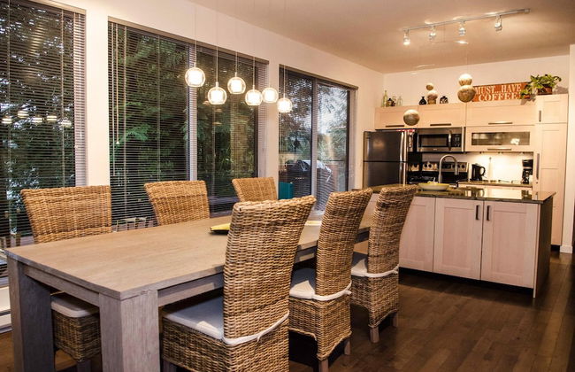 83MF - Lakeside - Hot Tub - WIFI - BBQ - Dock - Sleeps 4 NO PETS - Foto 5