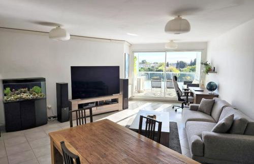 Bel Appartement avec Terrasse et Clim - Foto 1