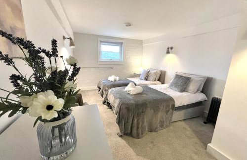 Fantastic convenient 2 Bedroom 2 bathroom Perfect for Stansted Airport, 3 minute walk to Bishops Stortford Train Station! - Foto 8