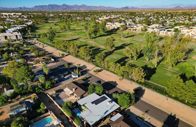 Sundrenched by Avantstay Pool, Mins to Old Town - Foto 48