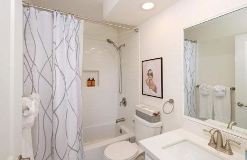 Blacklake Resort Vacation Rental Nestled on the 9t - Foto 19