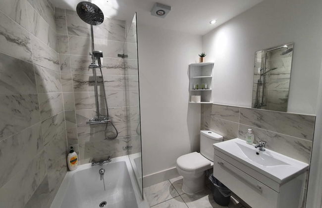 Riverdale House - 4 Bedrooms - Photo 32