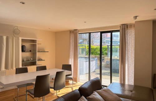 Luxury 3-BR near Tower Bridge Family & Business Ready - Foto 16