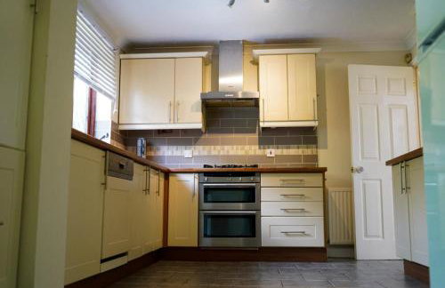Big 6 bedroom house in Biddenham with 3 bathrooms - Foto 1