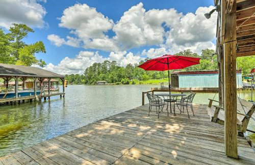 Waterfront Sparta Gem with Fire Pit and Kayak! - Foto 30