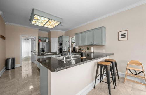 Woodlands Area Lake View Retreat - Foto 18