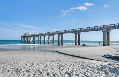 Walk to Ocean and Pier Surfside Beach House with Pool - Foto 35