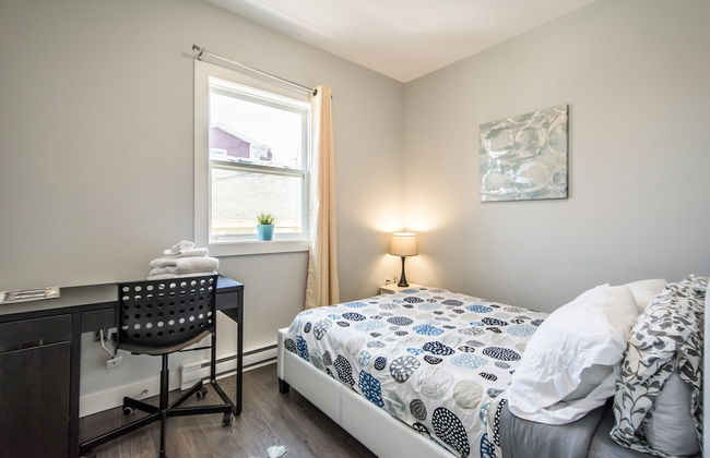 Spacious DAL & Downtown Apartments - Photo 16