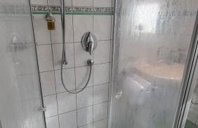 Grosse Wohnung mit Garten und Bergblick - Foto 15