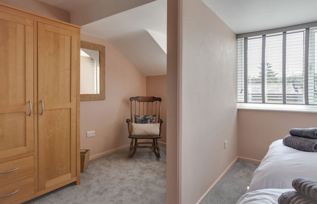 Outstanding 3 Bedroom Townhouse in Hertford - Foto 16