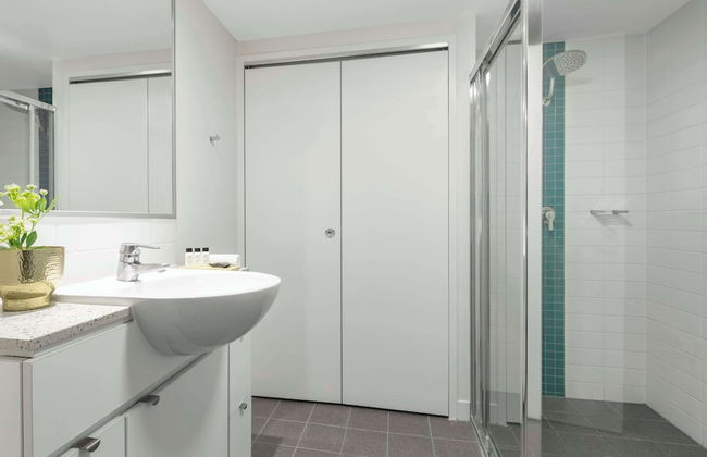 Oaks Brisbane Festival Suites - Photo 15