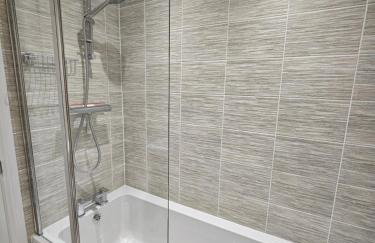 The Neal's 4 Bedroom House in Buxton Sleeps 8 - Photo 58