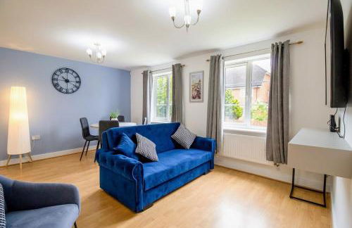 Clover Apartment - Sleeps 5 - Free Parking, Self-Check-In, Fast Wifi and Sky TV by Yoko Property - Photo 7