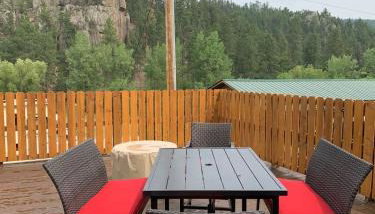 Rock Lodge Complete with Covered Parking - Foto 3