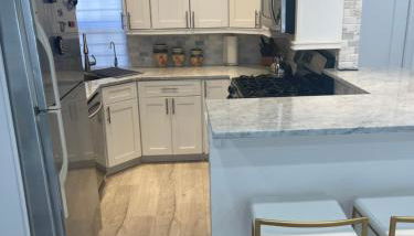 Renovated Jacuzzi Tub Home NYC-LGA-JFK Washer-Dryer - Foto 3