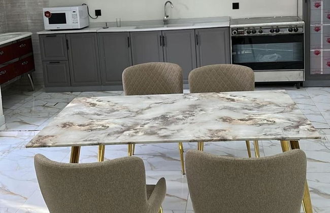 Chalet - Sleeps 9 & Free Parking - Foto 7