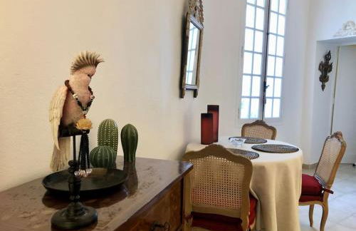 Ulysse, Appartement Spacieux au Centre Historique d'Uzès en rez-de-chaussée avec extérieur, proche parking des Marroniers - Foto 16