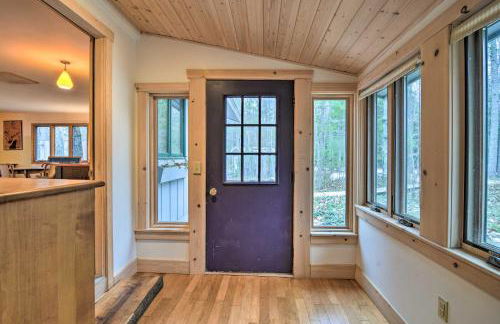 Idyllic Northport Cottage, Walk to Lakeside! - Foto 2