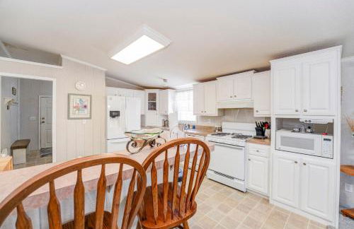 3 bed 2 bath with office room-with futon bed on Weiss Lake - with community ramp & dock - Photo 5