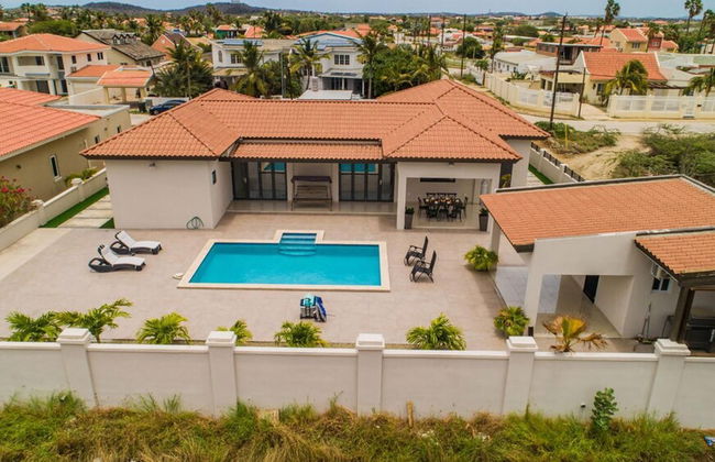 NEW 6BR Villa w Pool Across Street Palmbeach - Foto 29