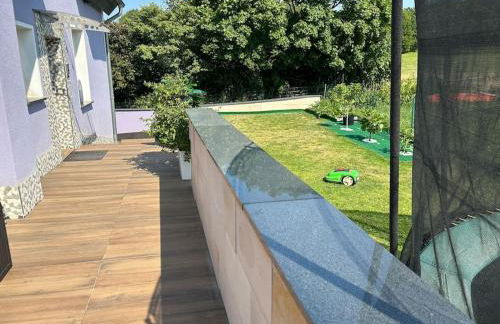 Zimmer HomeOffice Küche WLAN TV mit Terrasse&Grill +Fahrrad - Foto 25