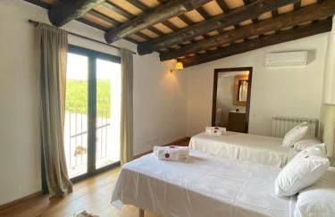 Masia La Morera autenticidad renovada 100 porcien a 10 minutos de Sitges en coche 12 huespedes Piscina Aire Aconc 6 Suites Apertura 15 Julio 2025 - Foto 46