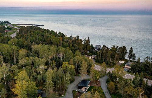 Gorgeous Cabin with Private Sauna for a Romantic Glamping Getaway in Duluth, Minnesota - Foto 27