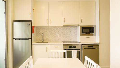 South Shore 2 - by Host & Chill - Foto 5, stove, dishwasher, toaster