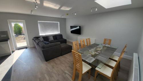 High Spec Large 6 Bedroom House! - Foto 2