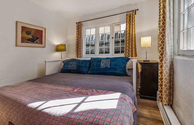 Artist Adobe - Blocks From The Plaza and Rail Yard, Southwestern Charm, Modern Touches - Foto 14