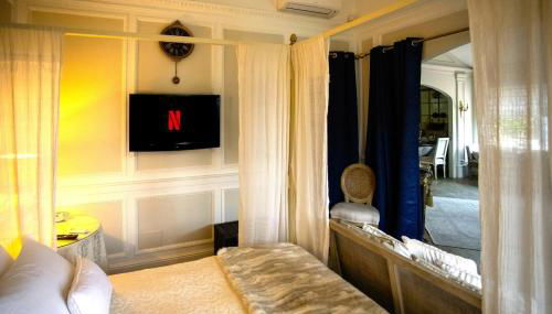 M a i s o n - H e x a g o n Neoclassical Style - Foto 2, Garden view, heating