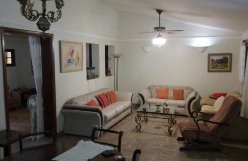 Chácara Linda e Aconchegante com 300mega Internet, Quadra Beach Tennis e Mesa de Sinuca - Foto 15