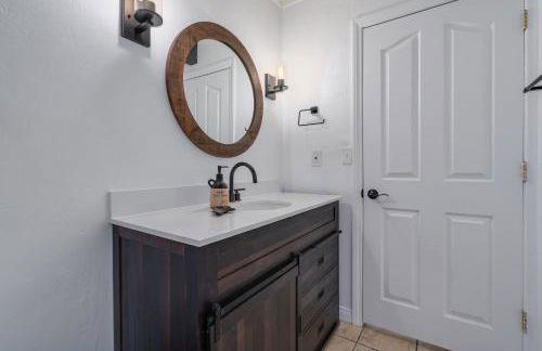 Hot Tub-EV-Kid Friendly-Arcade Game-BBQ-Fire Pit - Photo 26