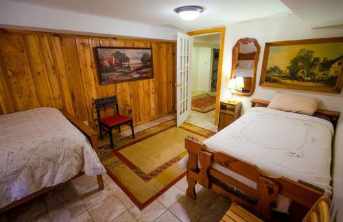 Secluded Cabin Rental for a Large Group Getaway on the Shenandoah River near Luray, Virginia - Photo 27