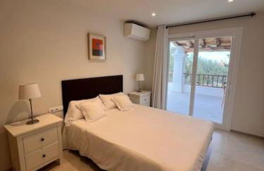 Villa en zona Playa D'en Bossa con gran piscina - Photo 19