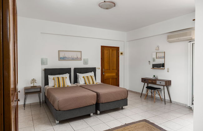 Dora Pool Studios by Konnect, 150m from the Beach - Photo 13