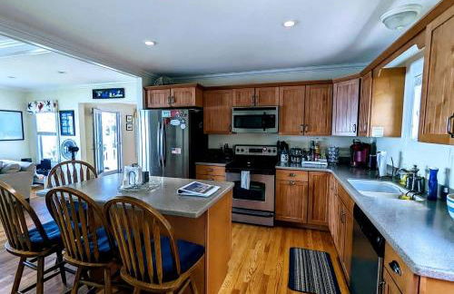 Gorgeous Beach House with Private Beach, Fire Pit & Outdoor Living Near Bar Harbor, Hancock Point Maine - Photo 3