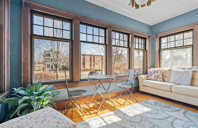 Uptown Urban Living - Photo 1