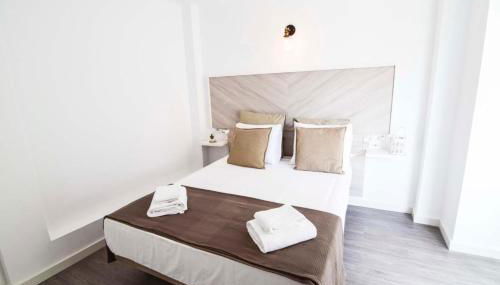 Apartamento con terraza en el centro histórico de Capuchinos - Photo 5