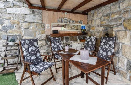 Holiday House near Split with heated pool - Photo 9