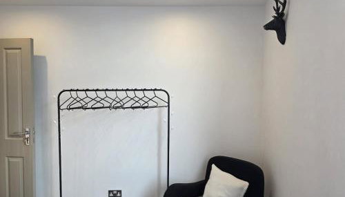 #18 Anfield 5 min walk - Sleeps 7 - 4BR 5Bed 3Bathrms - Perfect for contractors and Families - Free Parking - Foto 2, wardrobe