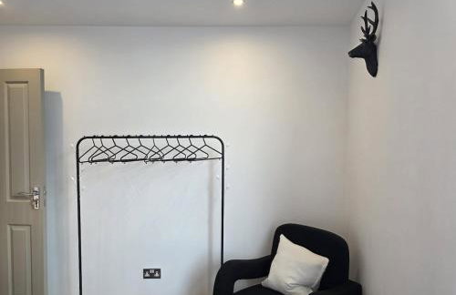 #18 Anfield 5 min walk Sleeps 7 4BR 5Bed 3Bathrms - Photo 2