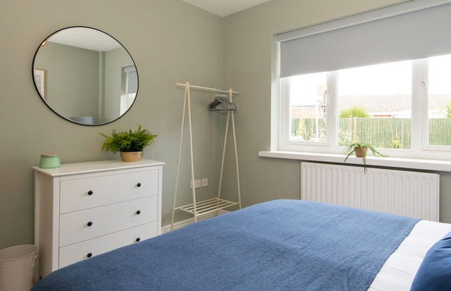 Bosham 3 BR Beach House With Garden Playhouse - Photo 19