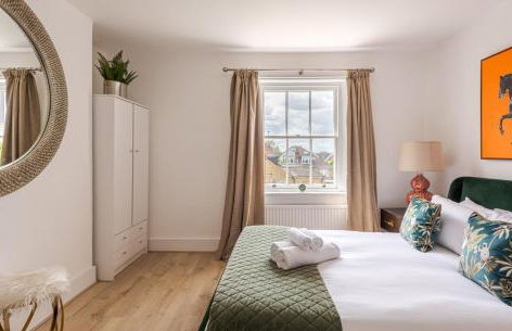 Chic 1BR Teddington Apartment Modern & Bright - Photo 6