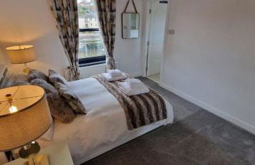 2 Bed-Sleeps 5-Parking-Sea View - Foto 8