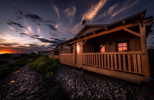 Miners Cabin #4 - King Bed - Private Balcony with Views - Foto 15