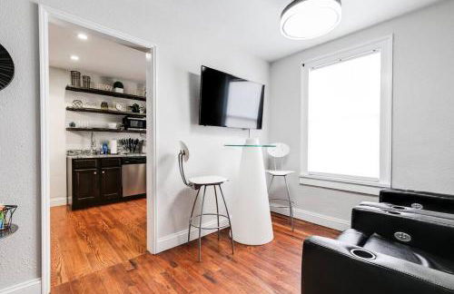 Charming, Happy 1-Bed Oasis: RVA Retreat Awaits! - Foto 15