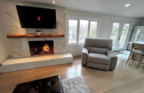 Waterfront Lakehouse Getaway in Clinton with HOT TUB - Foto 7