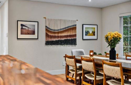 Spacious Cozy and Renovated Mountain Retreat - Foto 12